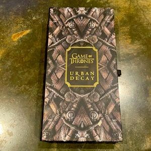 Game of Thrones Urban Decay gently used eyeshadow palette